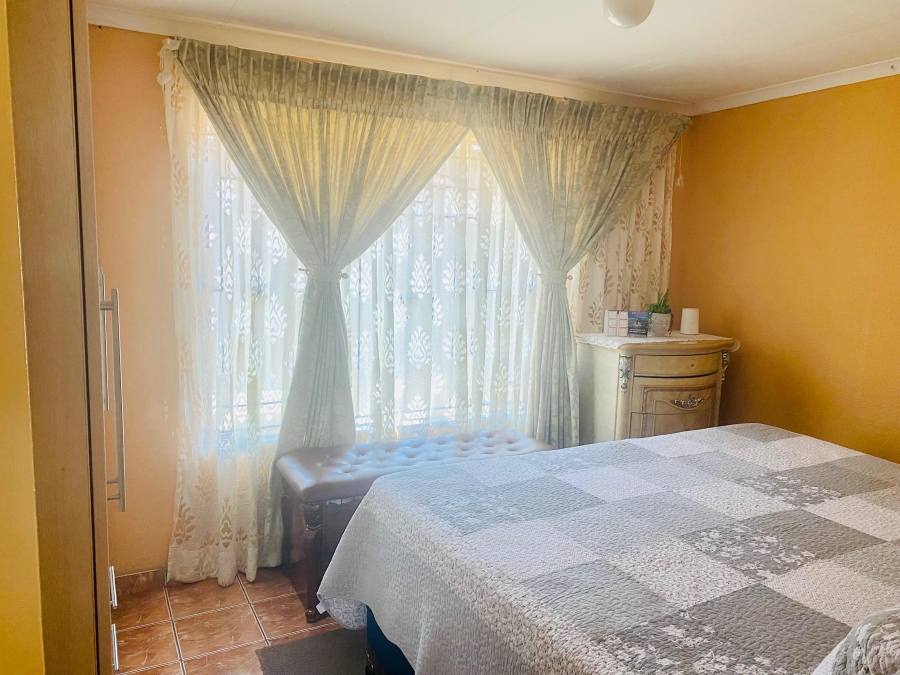 3 Bedroom Property for Sale in Geelhoutpark North West